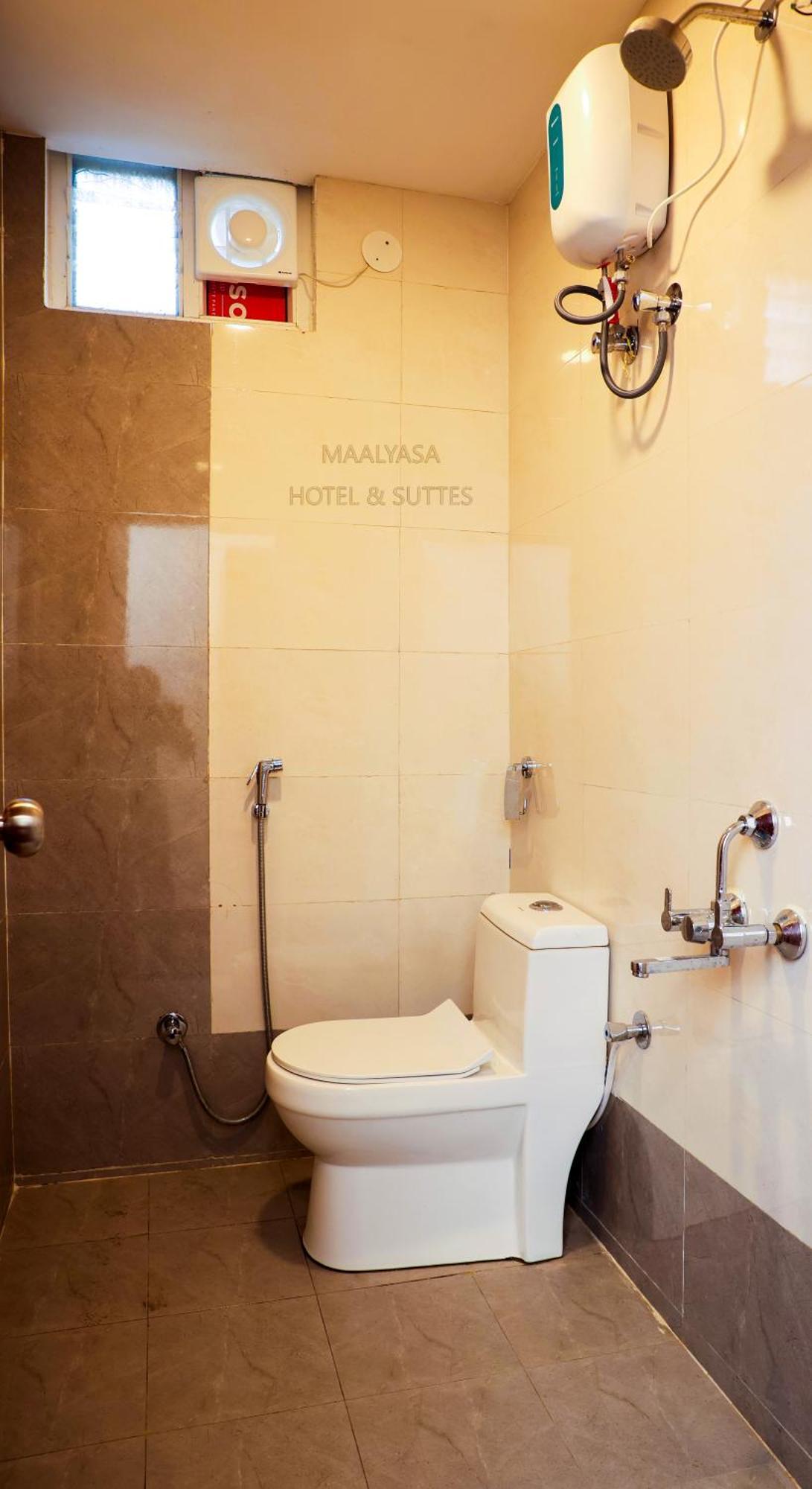 היידראבד Maalyasa Hotel And Suites מראה חיצוני תמונה