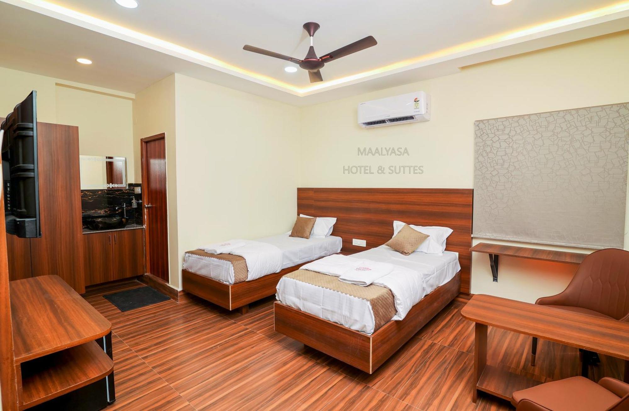 היידראבד Maalyasa Hotel And Suites מראה חיצוני תמונה