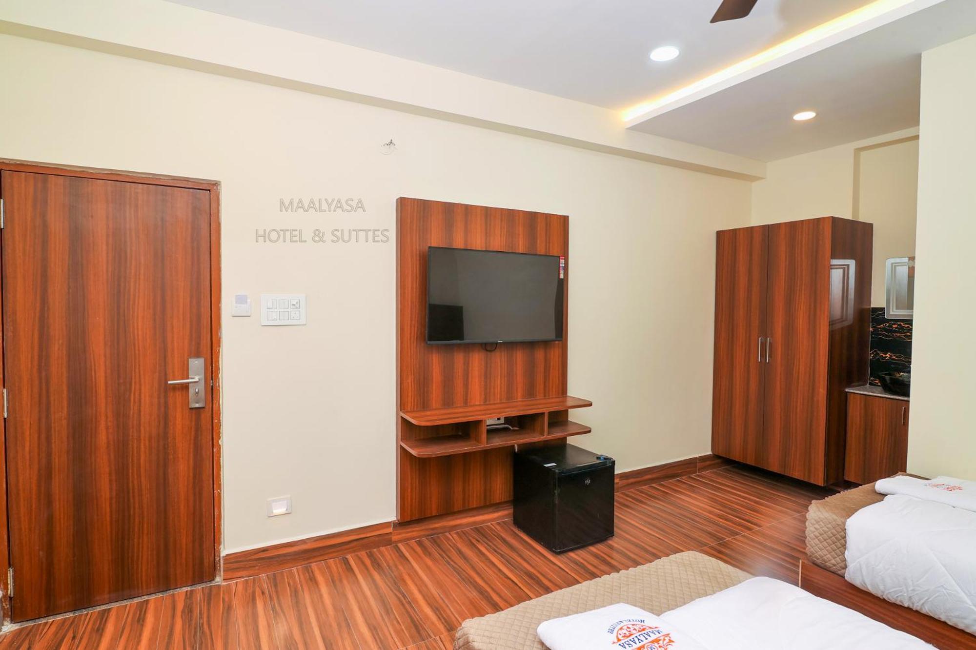 היידראבד Maalyasa Hotel And Suites מראה חיצוני תמונה