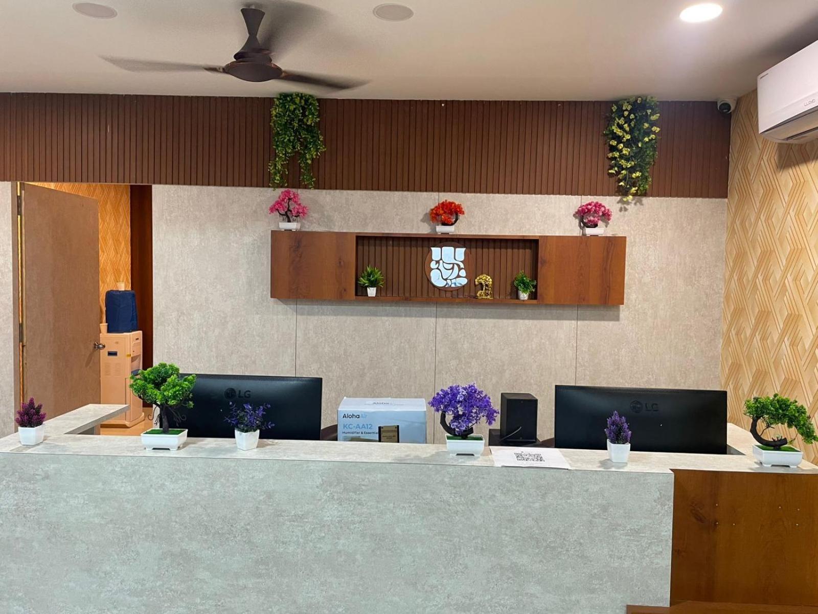 היידראבד Maalyasa Hotel And Suites מראה חיצוני תמונה